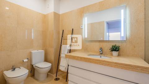 Apartamento T1 Mobilado para Arrendamento com Varanda e Garagem no Aviz