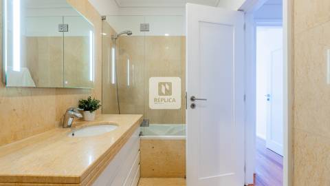 Apartamento T1 Mobilado para Arrendamento com Varanda e Garagem no Aviz