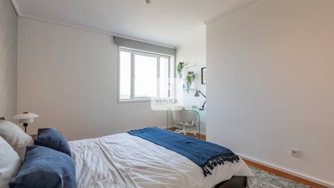 Apartamento T1 Mobilado para Arrendamento com Varanda e Garagem no Aviz