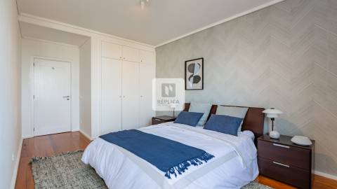 Apartamento T1 Mobilado para Arrendamento com Varanda e Garagem no Aviz