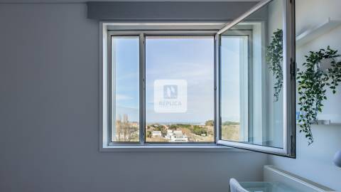 Apartamento T1 Mobilado para Arrendamento com Varanda e Garagem no Aviz