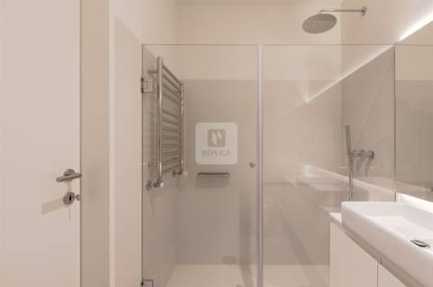 T3 Remodelado no Campo Alegre com Garagem em Condomínio Fechado