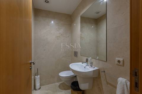 Apartamento T3 com Varanda e Vista de Mar em Arcozelo (Granja)