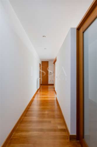 Apartamento T3 com Varanda e Vista de Mar em Arcozelo (Granja)