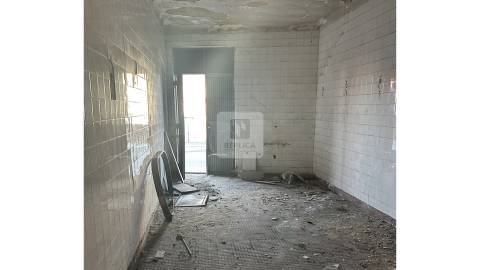 Moradia para Reabilitação para Indústria ou Habitação na Maia