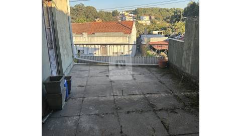 Moradia para Reabilitação para Indústria ou Habitação na Maia
