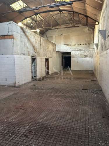 Moradia para Reabilitação para Indústria ou Habitação na Maia