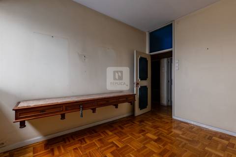 Apartamento T5 junto ao Metro da Trindade, Porto