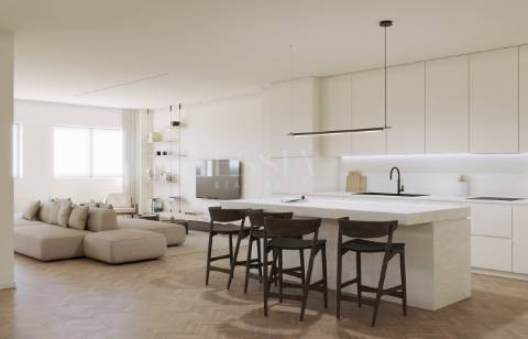 Apartamento T5 junto ao Metro da Trindade, Porto