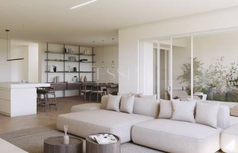 Apartamento T5 junto ao Metro da Trindade, Porto