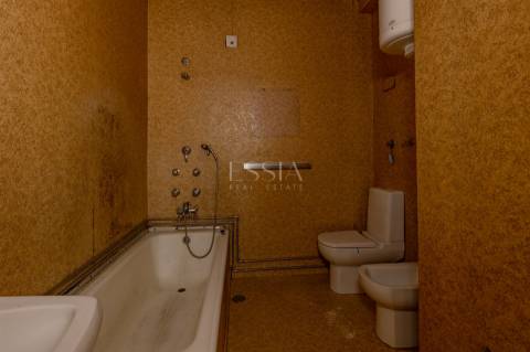 Apartamento T5 junto ao Metro da Trindade, Porto