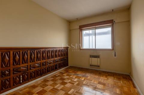 Apartamento T5 junto ao Metro da Trindade, Porto