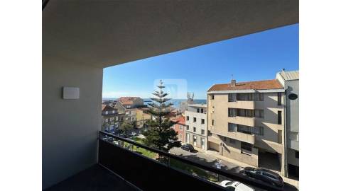 Apartamento T3+1 Duplex com Vistas de Mar na Foz do Douro