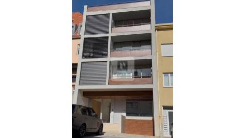 Apartamento T3+1 Duplex com Vistas de Mar na Foz do Douro