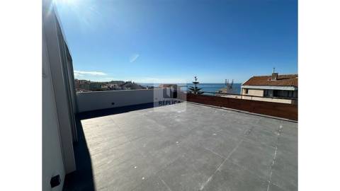 Apartamento T3+1 Duplex com Vistas de Mar na Foz do Douro