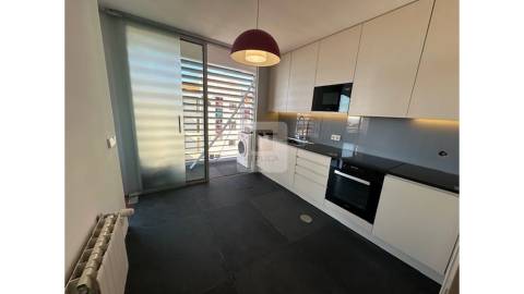 Apartamento T3+1 Duplex com Vistas de Mar na Foz do Douro