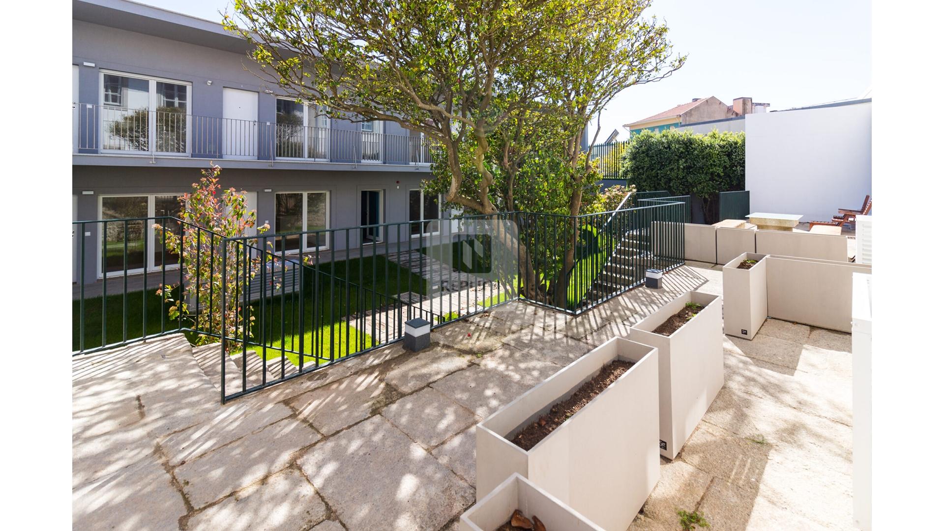 Apartamento T1 Mobilado para Arrendar na Foz Velha a 100m do Mar