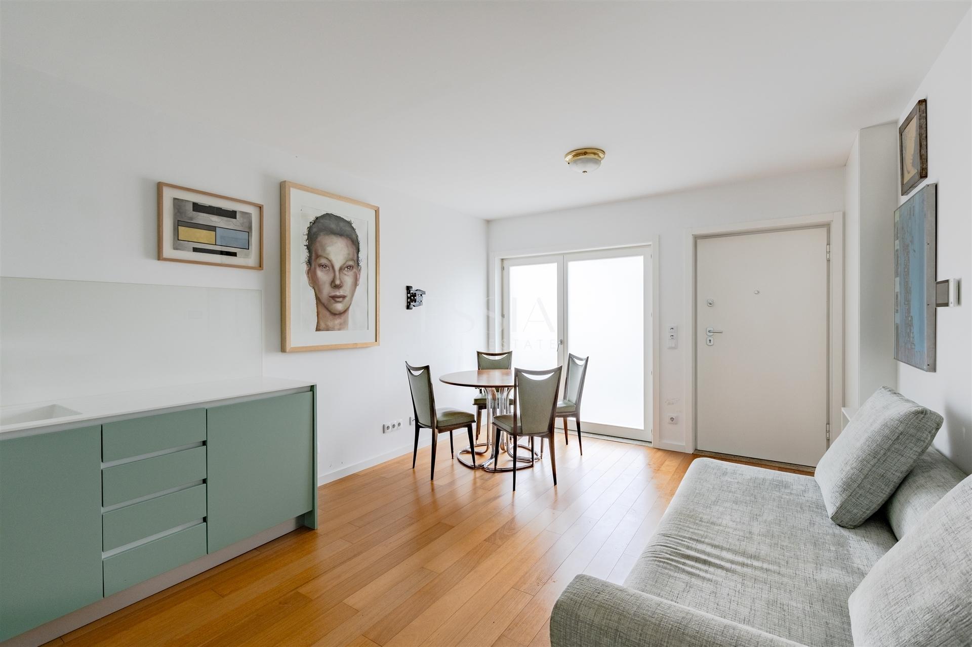 Apartamento T1 Mobilado para Arrendar na Foz Velha a 100 mts do Mar