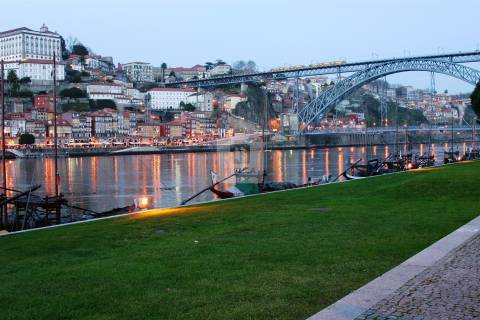 Apartamento T1 com Garagem no Candal, em Vila Nova de Gaia