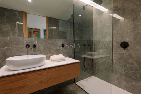 Apartamento T2 com Varanda e Garagem no Porto Art Square