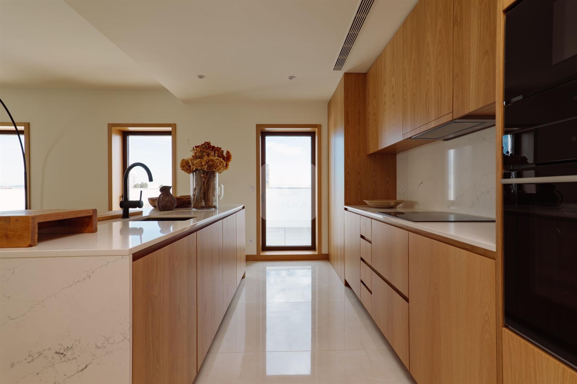 Apartamento T2 com Varanda e Garagem no Porto Art Square