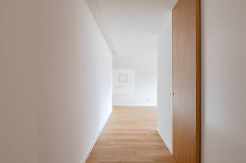 Penthouse T4 de 3 frentes e Varandas de 45 m2 em Matosinhos Sul