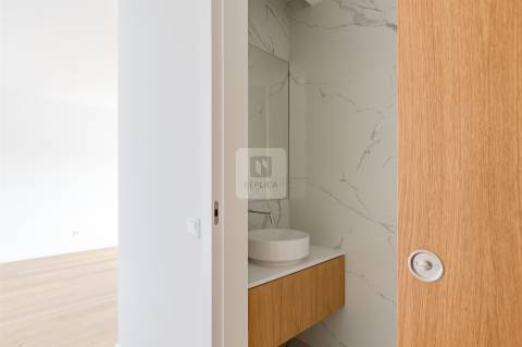 Penthouse T4 de 3 frentes e Varandas de 45 m2 em Matosinhos Sul