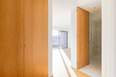 Penthouse T4 de 3 frentes e Varandas de 45 m2 em Matosinhos Sul