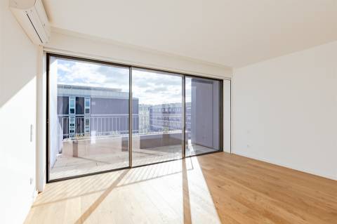 Penthouse T4 de 3 frentes e Varandas de 45 m2 em Matosinhos Sul