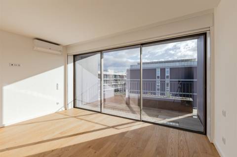 Penthouse T4 de 3 frentes e Varandas de 45 m2 em Matosinhos Sul