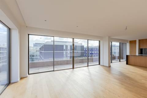 Penthouse T4 de 3 frentes e Varandas de 45 m2 em Matosinhos Sul