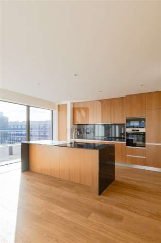 Penthouse T4 de 3 frentes e Varandas de 45 m2 em Matosinhos Sul