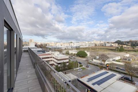 Penthouse T4 de 3 frentes e Varandas de 45 m2 em Matosinhos Sul