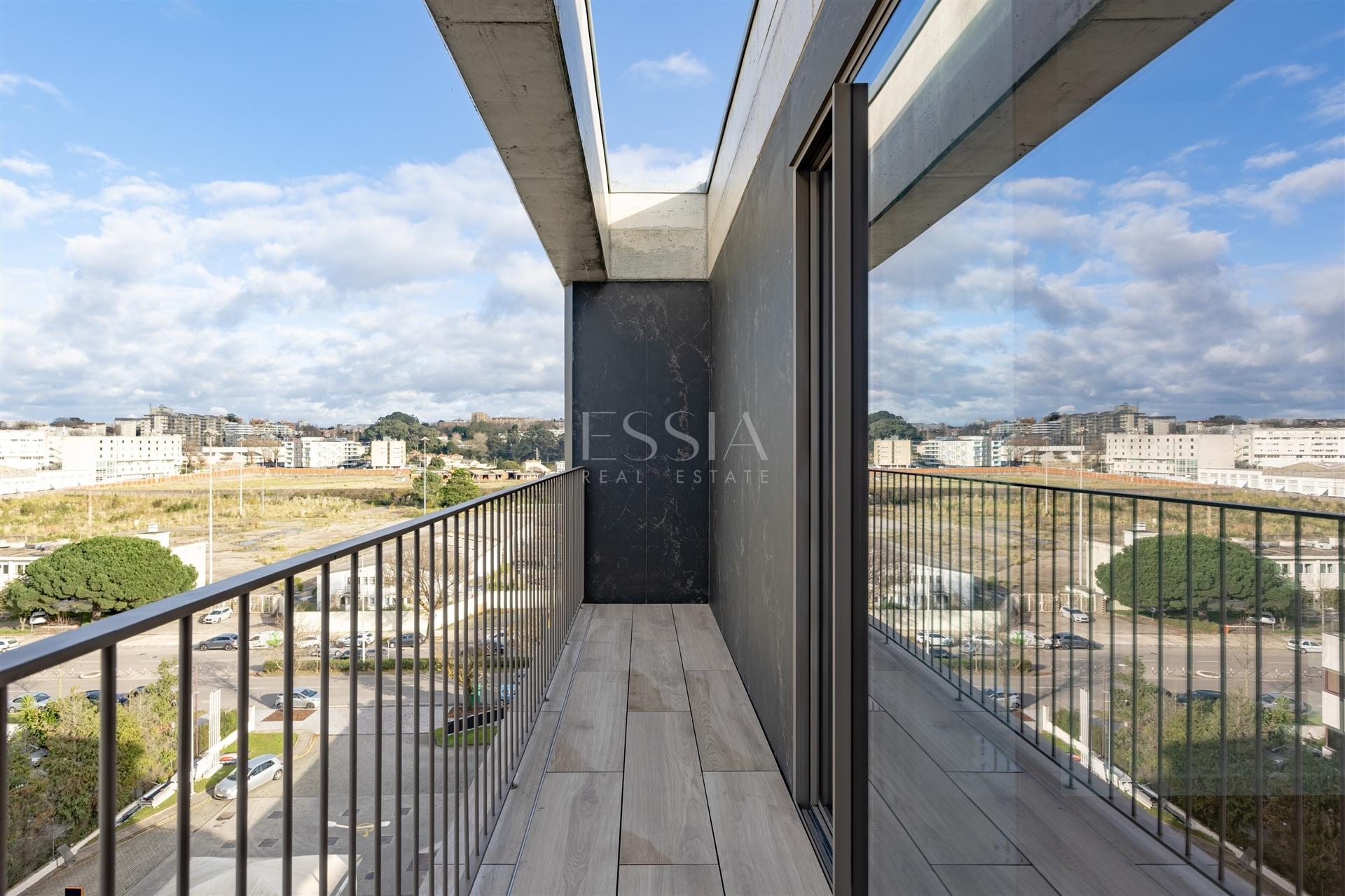 Penthouse T4 de 3 frentes e Varandas de 45 m2 em Matosinhos Sul