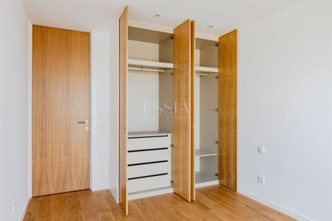 Penthouse T4 de 3 frentes e Varandas de 45 m2 em Matosinhos Sul