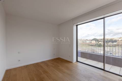 Penthouse T4 de 3 frentes e Varandas de 45 m2 em Matosinhos Sul