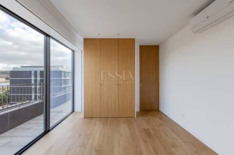 Penthouse T4 de 3 frentes e Varandas de 45 m2 em Matosinhos Sul