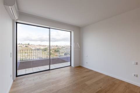 Penthouse T4 de 3 frentes e Varandas de 45 m2 em Matosinhos Sul