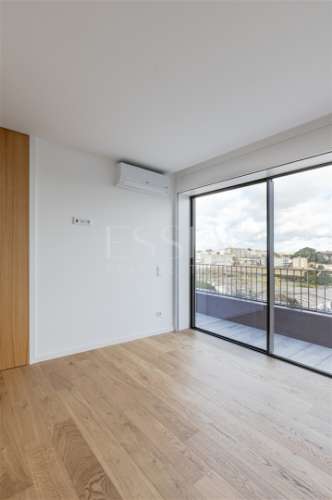 Penthouse T4 de 3 frentes e Varandas de 45 m2 em Matosinhos Sul