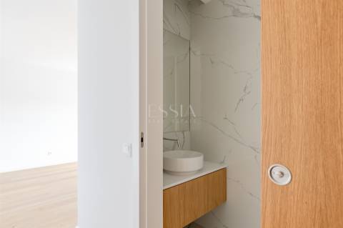 Penthouse T4 de 3 frentes e Varandas de 45 m2 em Matosinhos Sul