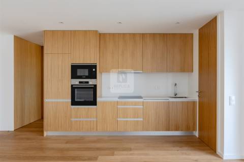 Apartamento T2 Novo com Varanda e Garagem em Matosinhos Sul