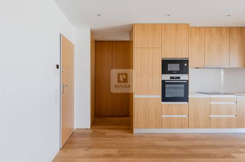 Apartamento T2 Novo com Varanda e Garagem em Matosinhos Sul