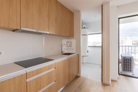 Apartamento T2 Novo com Varanda e Garagem em Matosinhos Sul