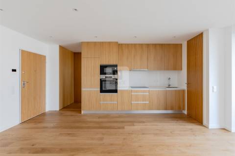 Apartamento T2 Novo com Varanda e Garagem em Matosinhos Sul