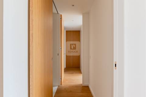 Apartamento T2 Novo com Varanda e Garagem em Matosinhos Sul