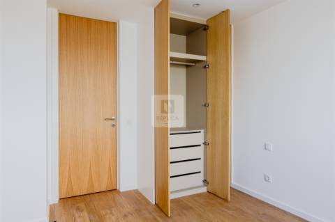 Apartamento T2 Novo com Varanda e Garagem em Matosinhos Sul