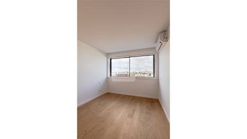 Apartamento T2 Novo com Varanda e Garagem em Matosinhos Sul