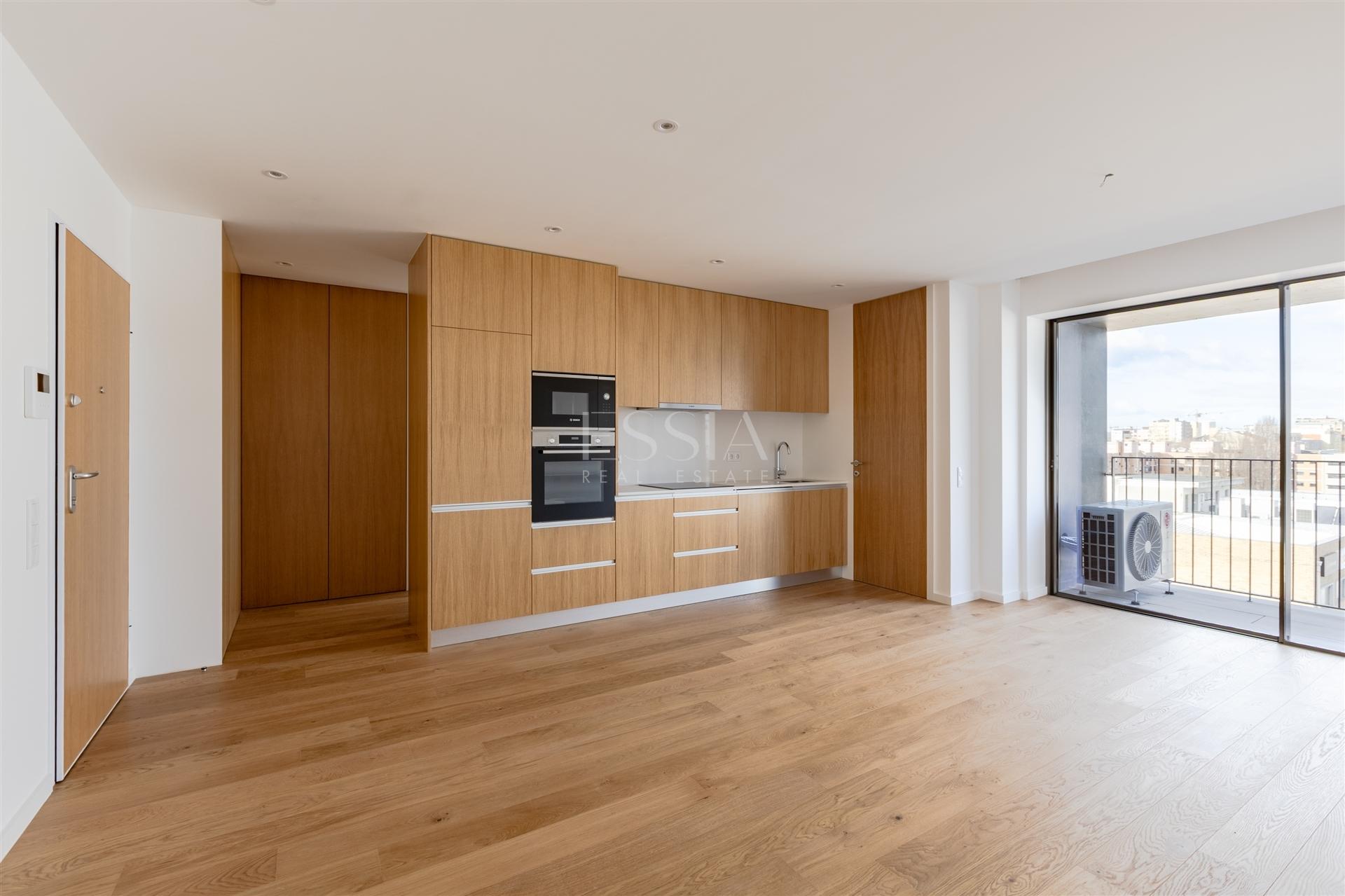 Apartamento T2 Novo com Varanda e Garagem em Matosinhos Sul