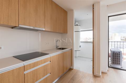 Apartamento T2 Novo com Varanda e Garagem em Matosinhos Sul