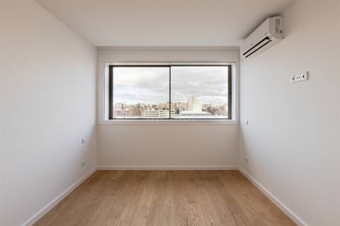 Apartamento T2 Novo com Varanda e Garagem em Matosinhos Sul